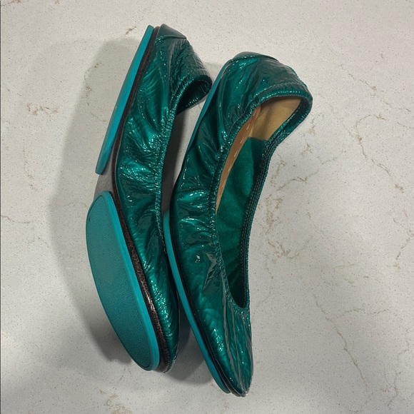 Tieks Glossy Emerald Patent Ballet Flats - Picture 8 of 9